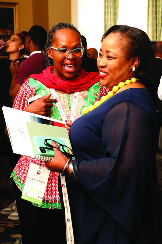 Nondumiso Mfenyana of the South African International Maritime Institute (SAIMI) meets Nondumiso Molefe of BP Southern Africa at Maritime Week Africa - Bunkerspotted February/March 2023
